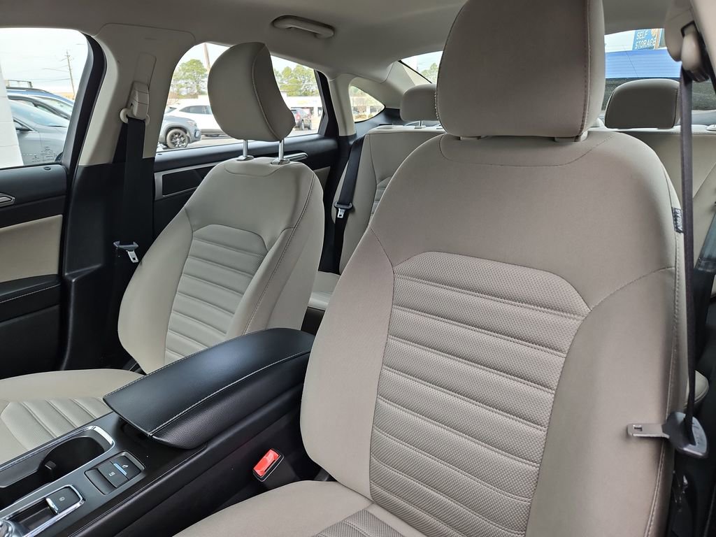 Used 2018 Ford Fusion S image 21