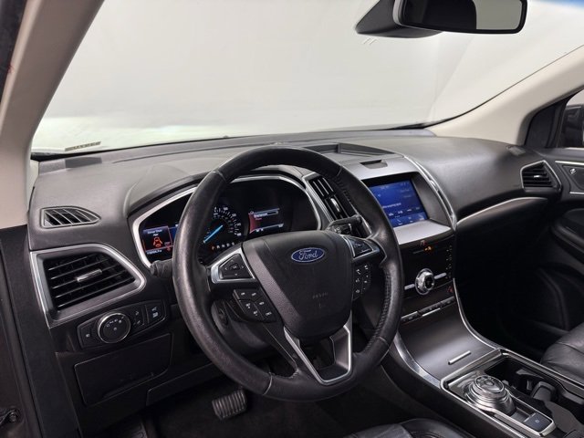 Used 2020 Ford Edge Titanium image 14