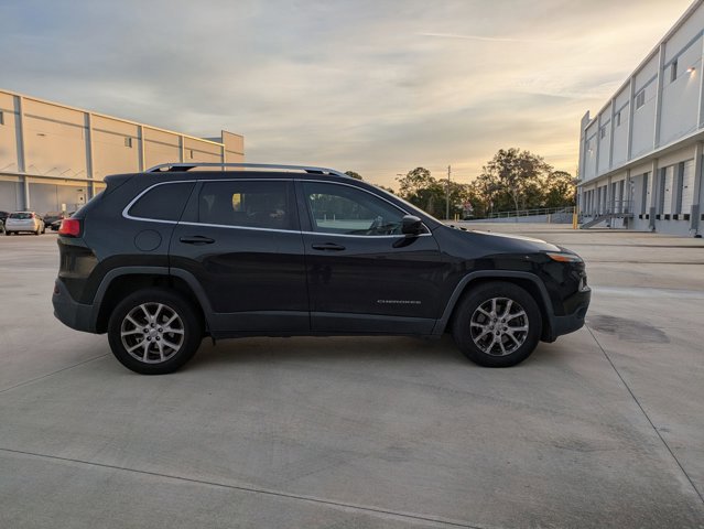 Used 2016 Jeep Cherokee Latitude w/ Comfort & Sound Group image 4