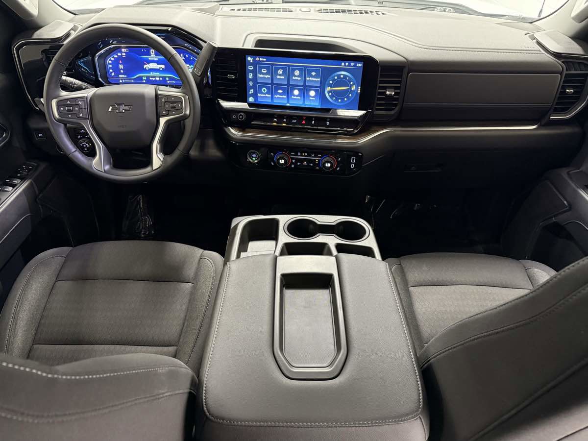 Used 2024 Chevrolet Silverado 1500 RST w/ Z71 Off-Road Package image 13