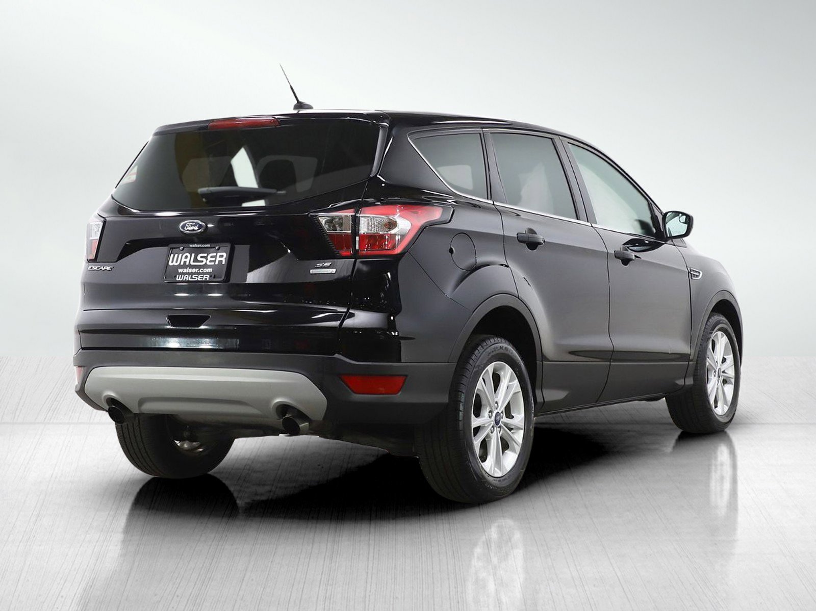 Used 2017 Ford Escape SE FWD image 5