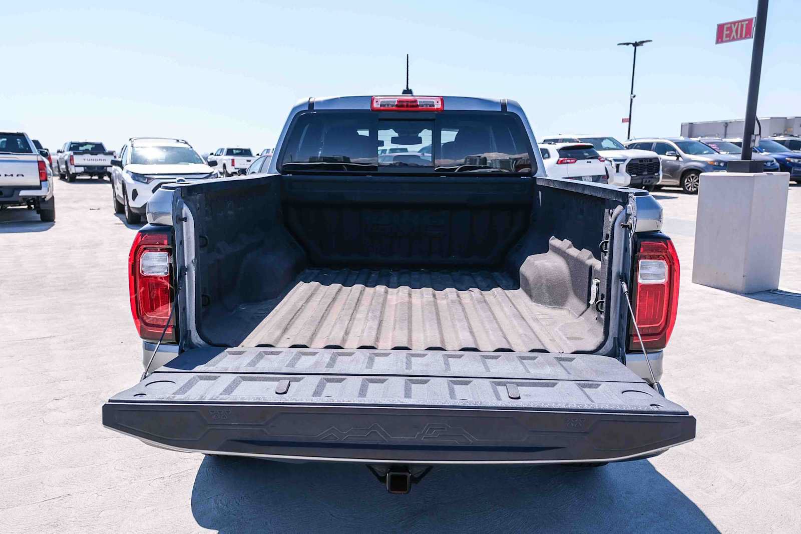 Used 2023 GMC Canyon AT4 w/ Technology Package AWD/4WD image 27