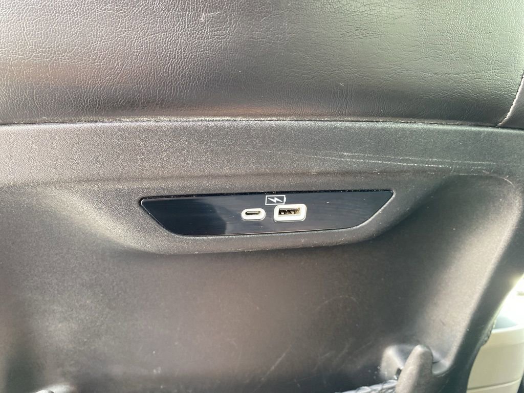 Used 2023 Chrysler Pacifica Touring-L image 21