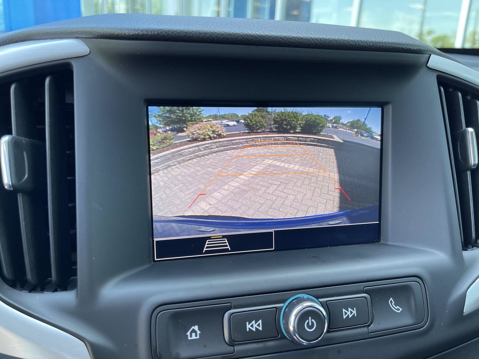 Used 2024 GMC Terrain SLE w/ Driver Convenience Package FWD image 26