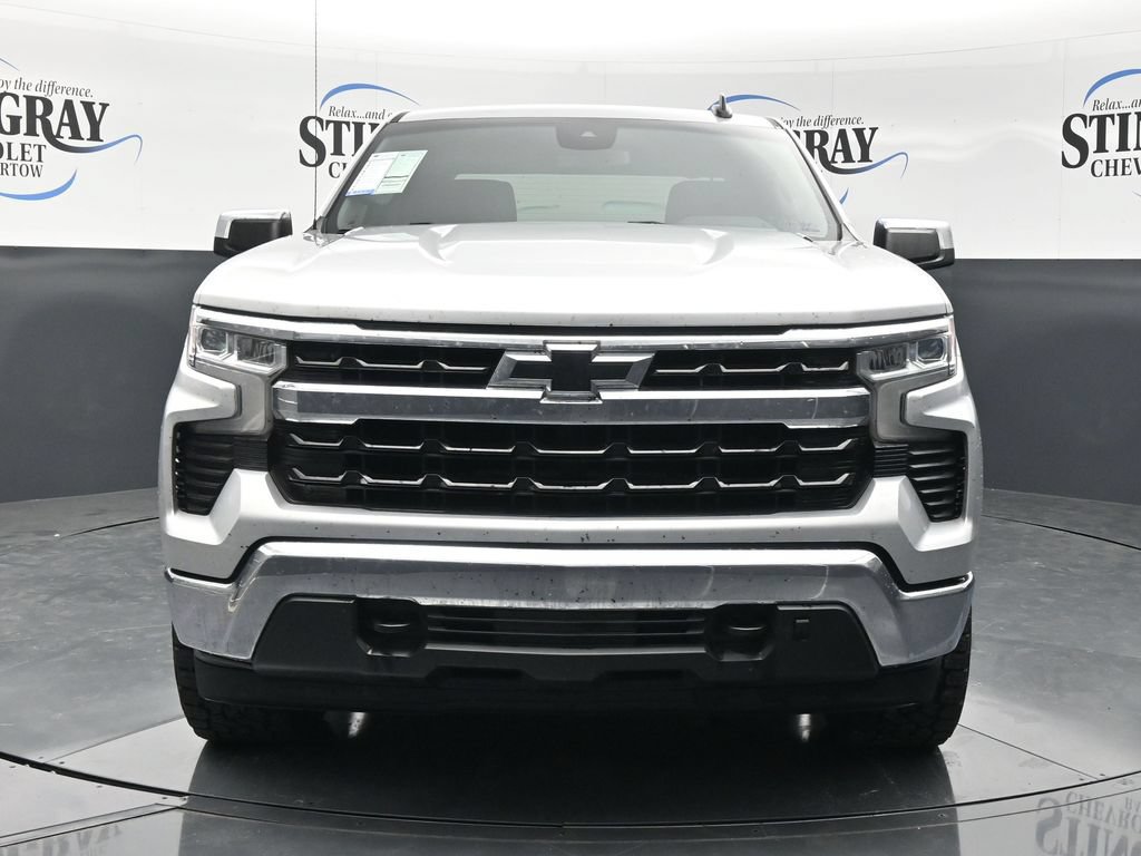 Used 2022 Chevrolet Silverado 1500 LT AWD/4WD image 2