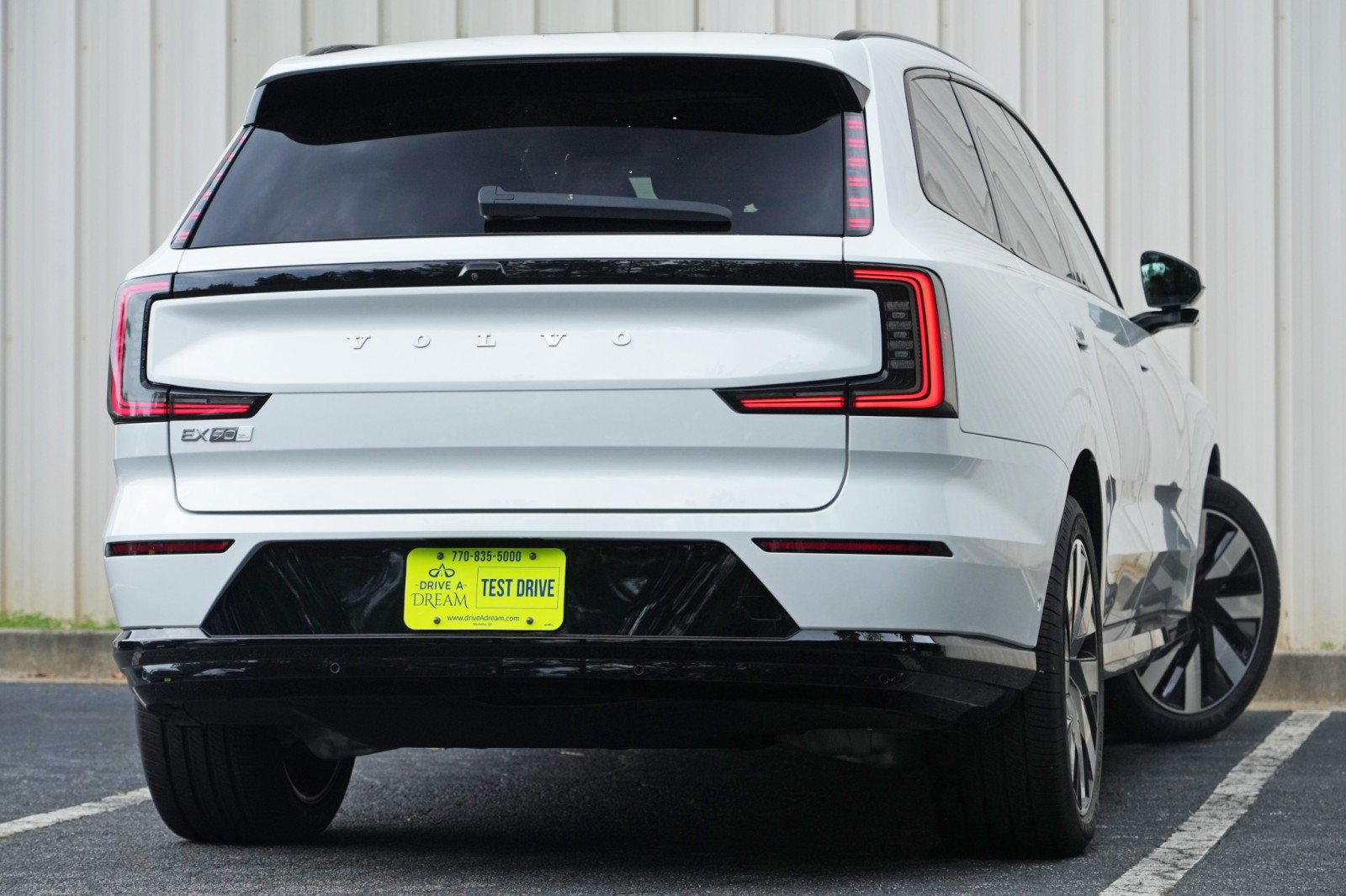 Used 2025 Volvo EX90 Ultra AWD/4WD image 5