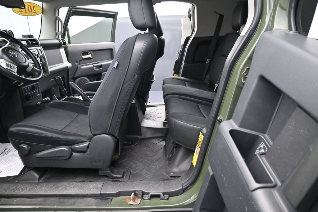 Used 2012 Toyota FJ Cruiser 4WD w/ Convenience Pkg image 16