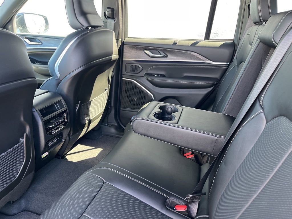 New 2025 Jeep Grand Cherokee Overland w/ Luxury Tech Group IV image 27