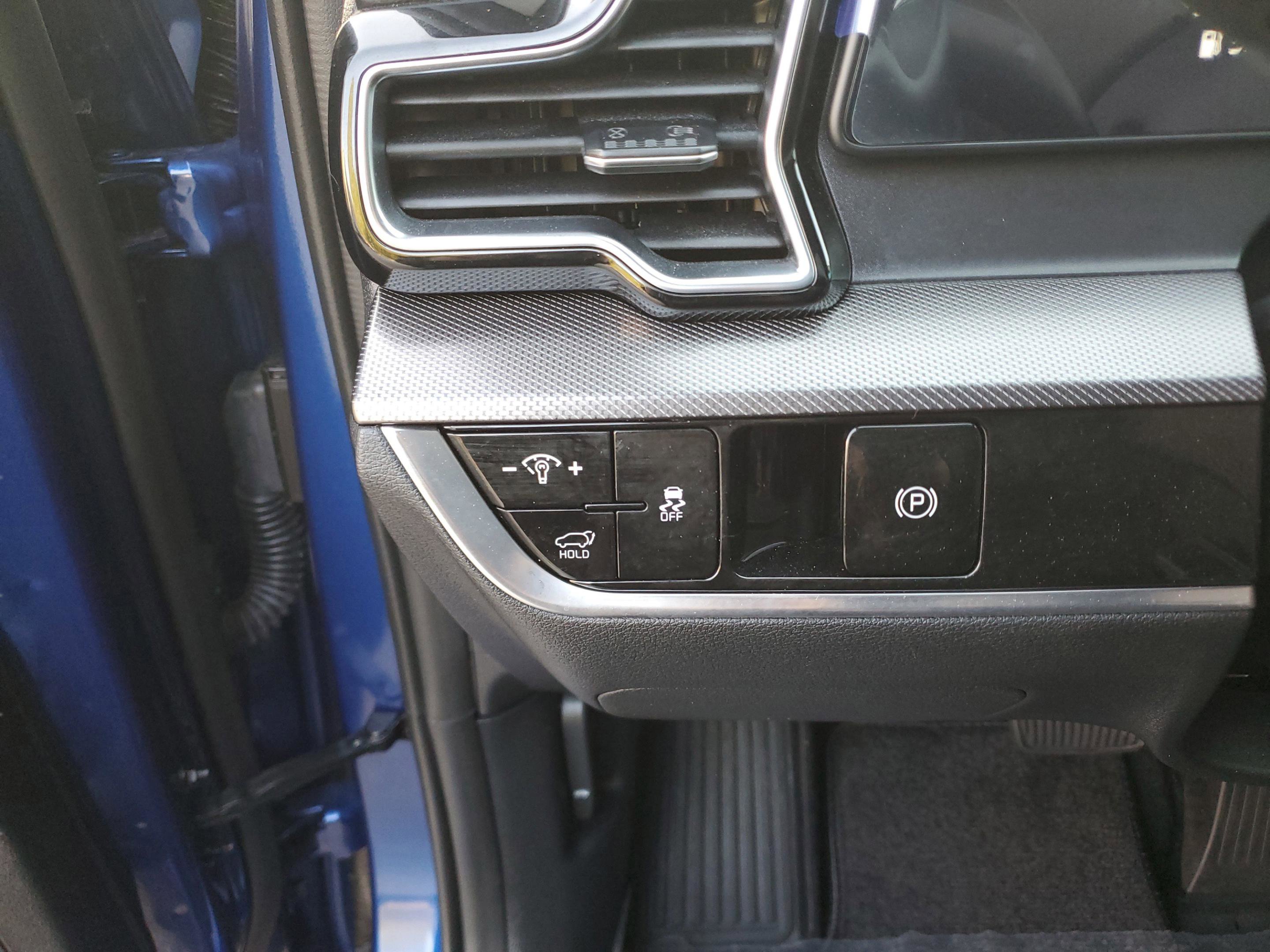 Used 2025 Kia Sportage SX image 27