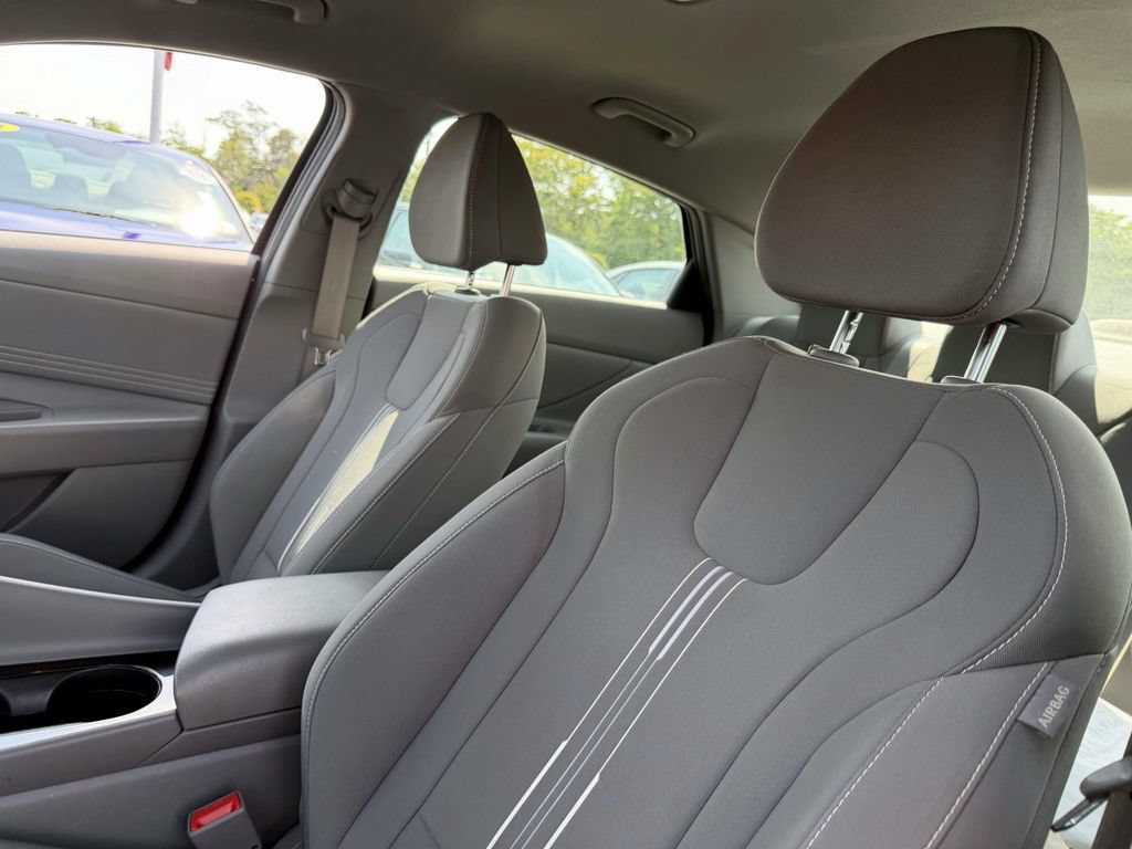 Certified 2023 Hyundai Elantra SEL w/ Convenience Package FWD image 9