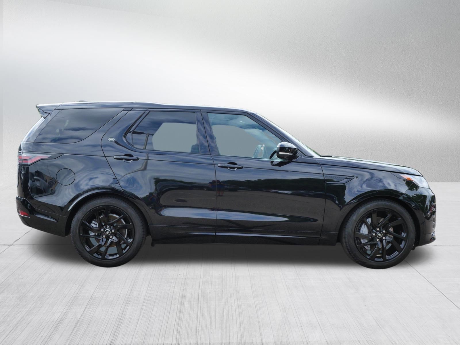 Certified 2025 Land Rover Discovery Dynamic SE AWD/4WD image 6