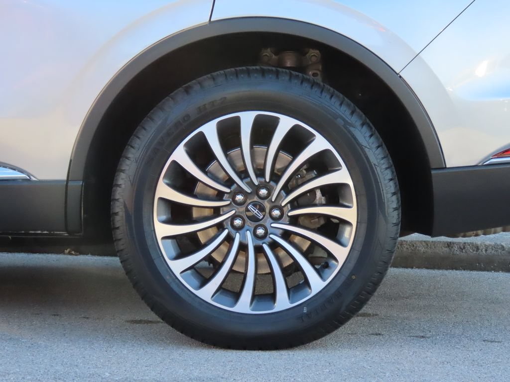 Used 2023 Lincoln Aviator AWD w/ Premium Package image 15
