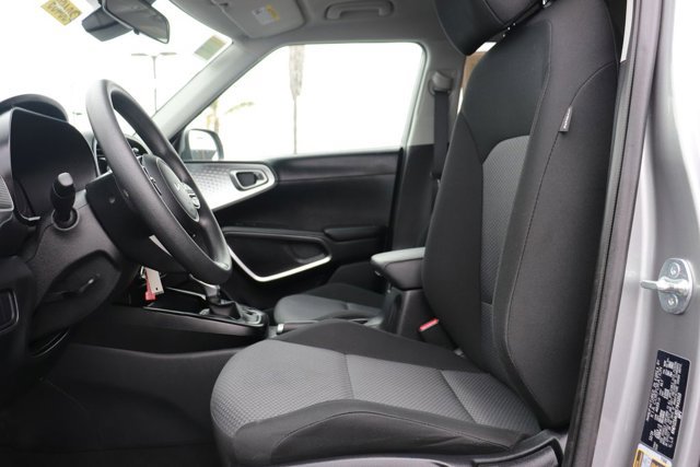 Used 2025 Kia Soul LX w/ LX Technology Package FWD image 11