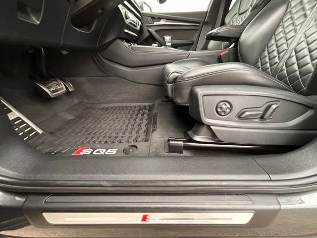 Used 2019 Audi SQ5 Premium Plus w/ Premium Plus Package AWD/4WD image 28