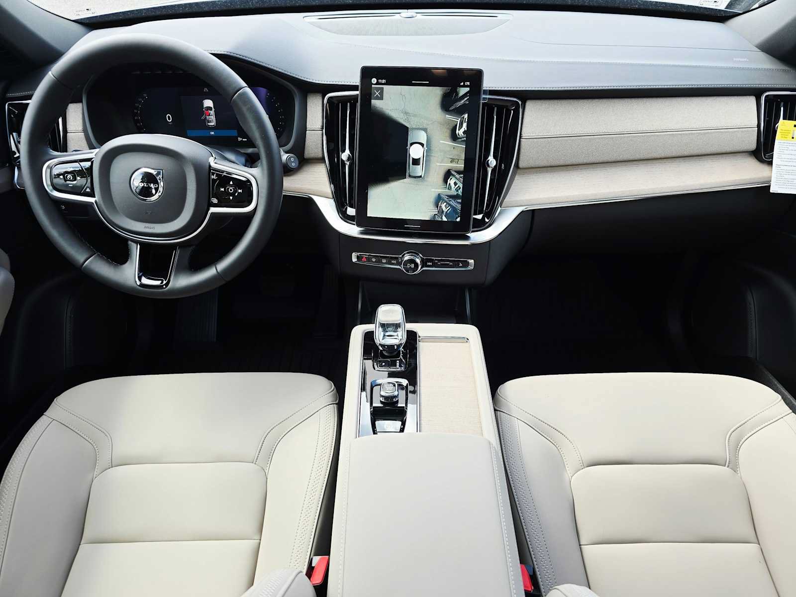 New 2026 Volvo XC90 B6 Plus w/ Protection Package AWD/4WD image 18