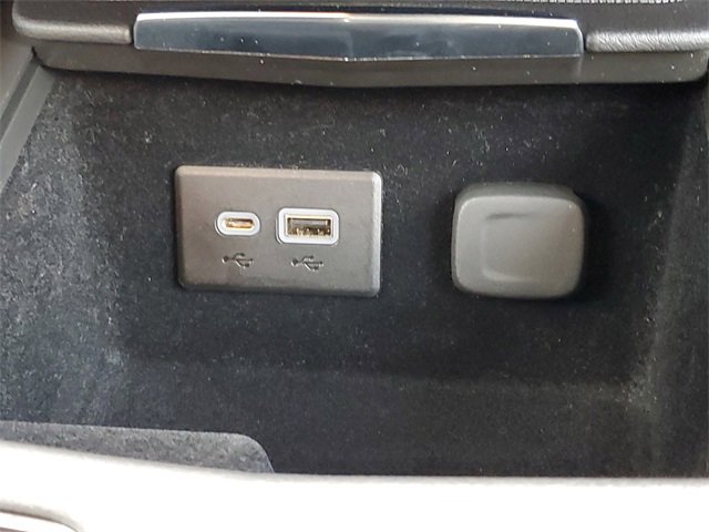 Certified 2022 Cadillac XT4 Premium Luxury w/ Safety Alert Package image 20