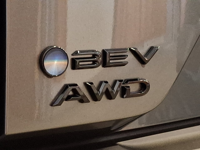 Used 2026 Toyota C-HR AWD/4WD image 30