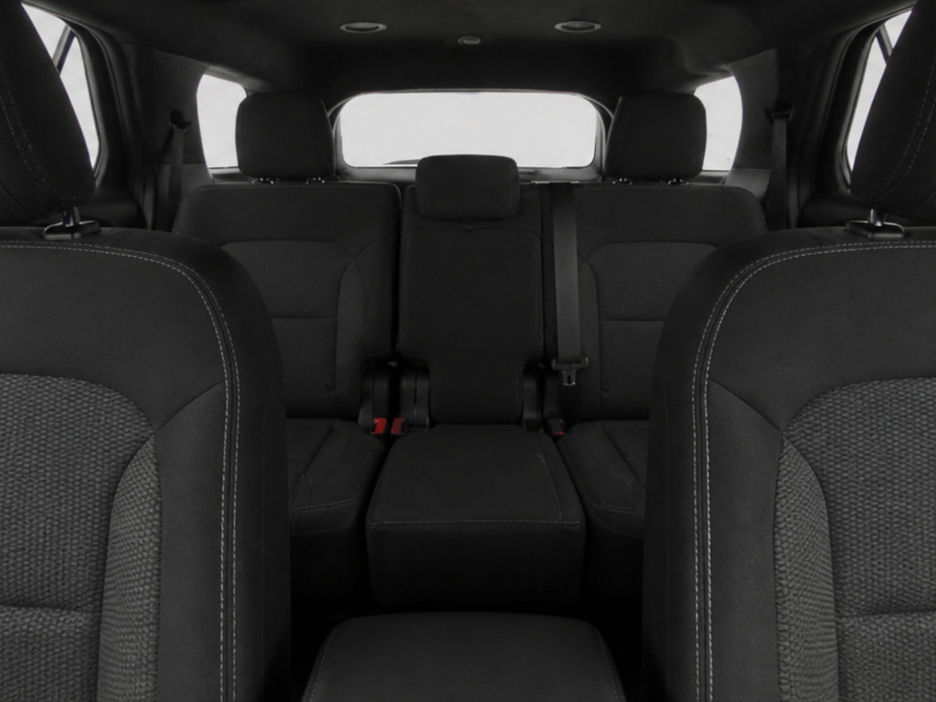 Used 2018 Ford Explorer XLT w/ Equipment Group 201A FWD image 18