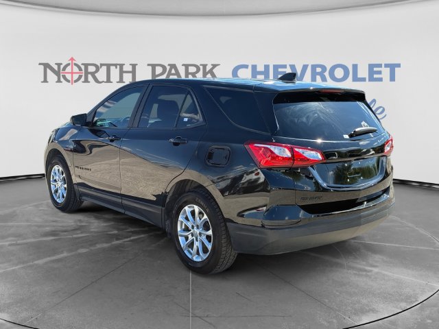 Certified 2021 Chevrolet Equinox LS w/ LPO, Blackout Package FWD image 5