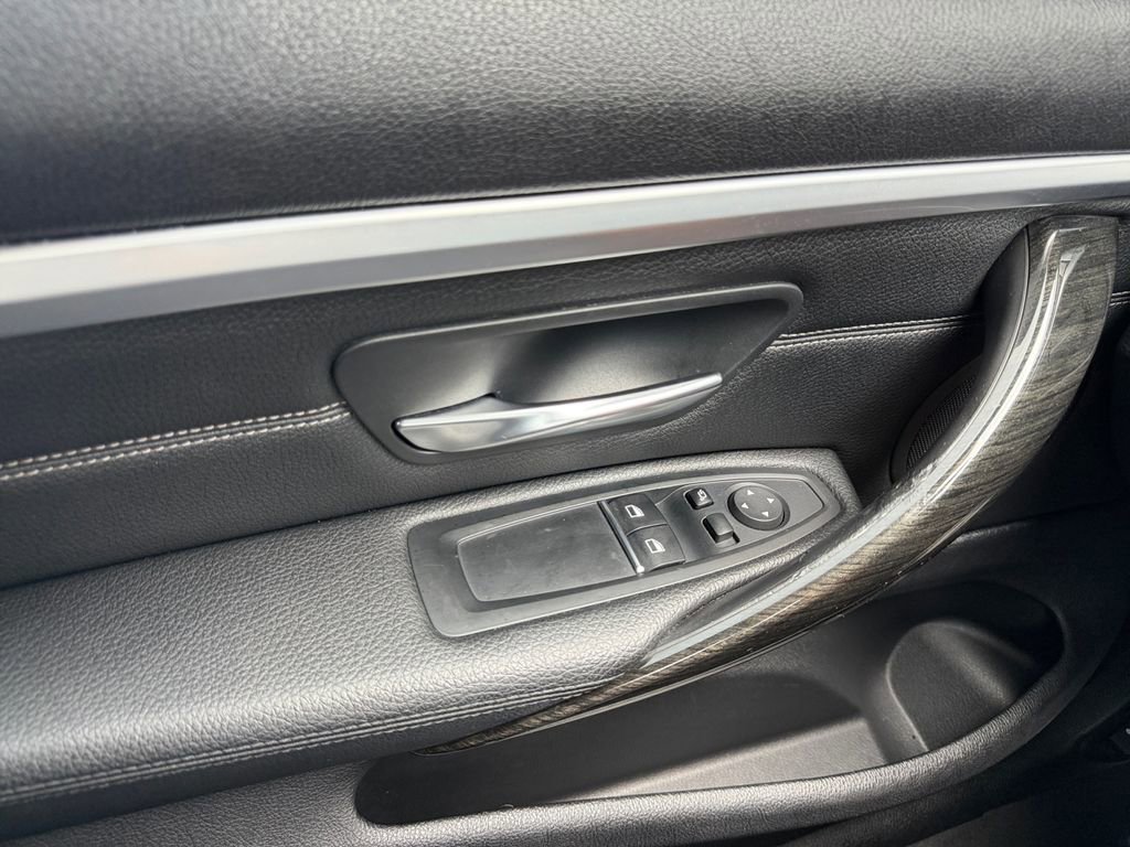 Used 2019 BMW 430i Coupe w/ M Sport Package RWD image 11