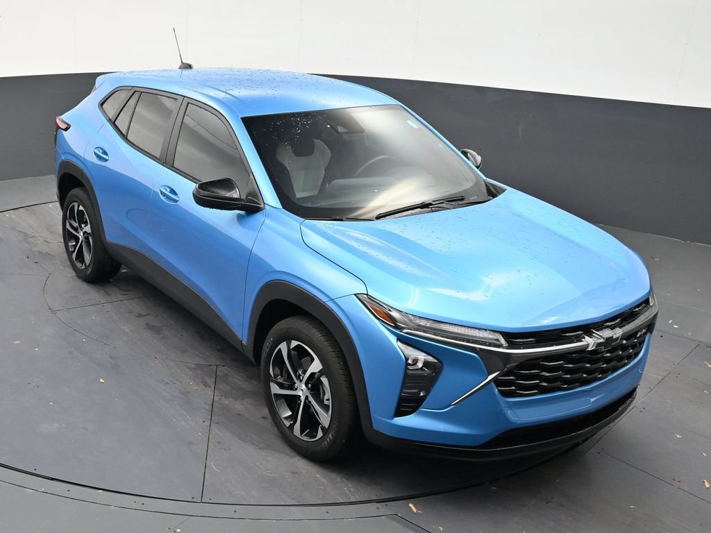 Used 2025 Chevrolet Trax RS FWD image 17