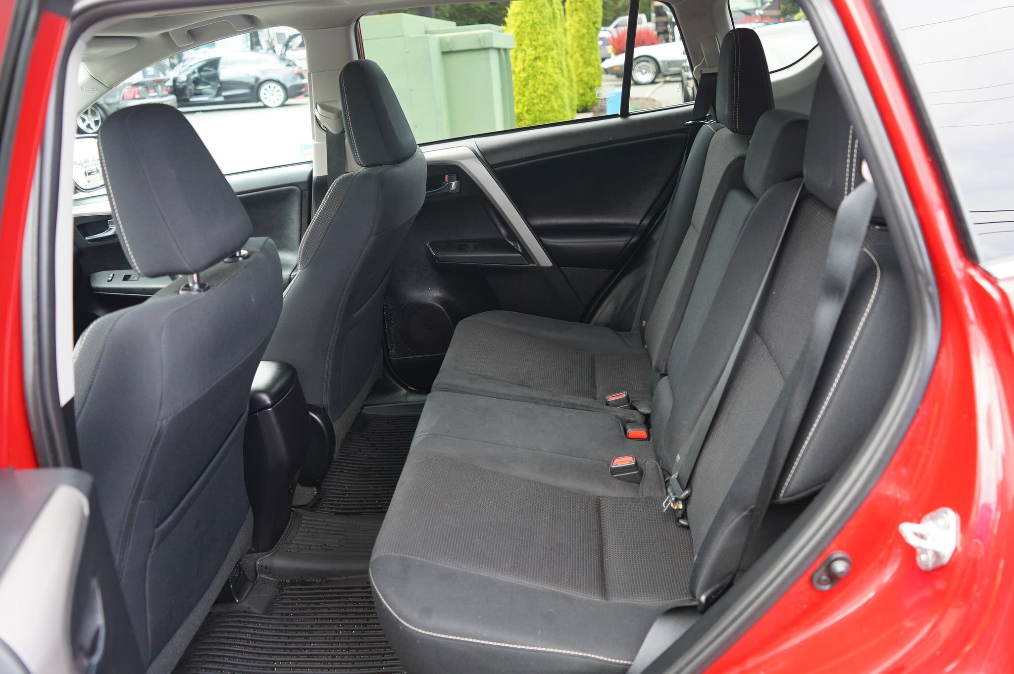 Used 2016 Toyota RAV4 XLE AWD/4WD image 15