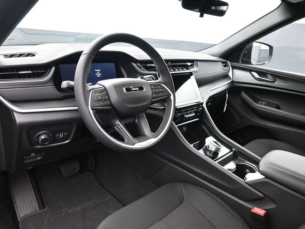 New 2025 Jeep Grand Cherokee L Laredo w/ Luxury Tech Group I image 16