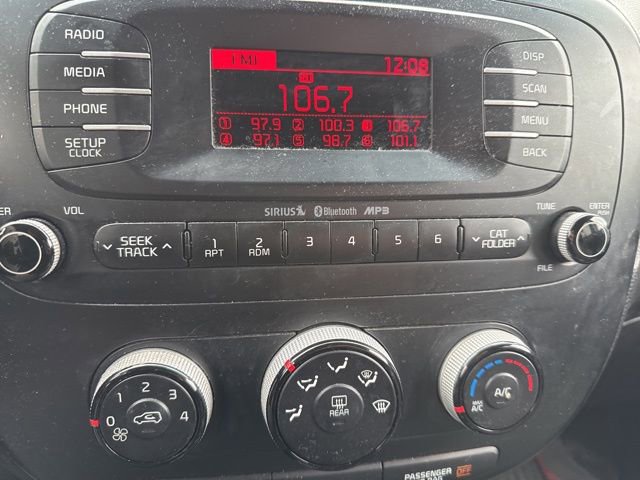 Used 2015 Kia Soul + FWD image 19