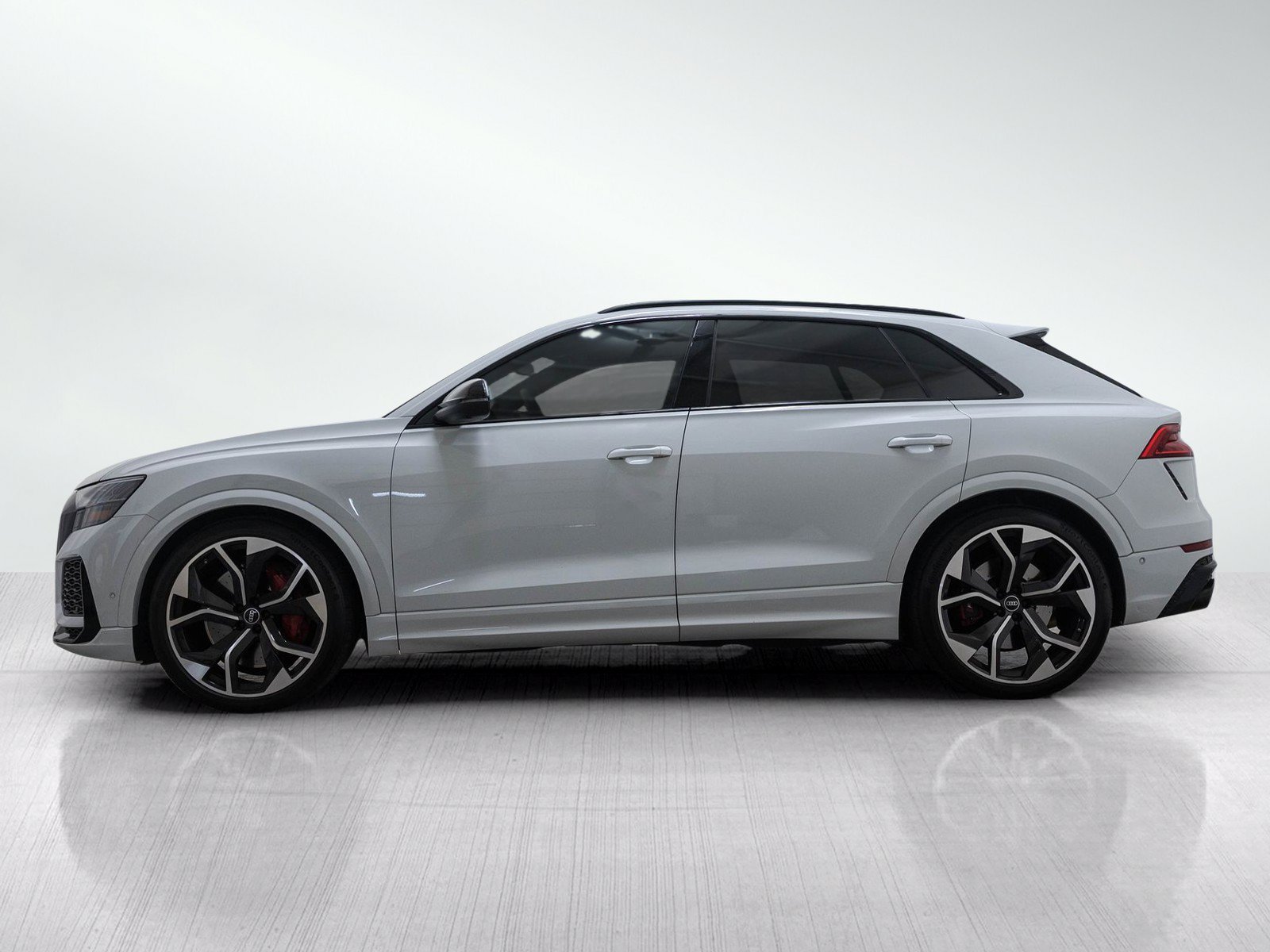 Used 2021 Audi RS Q8 w/ Black Optic Package AWD/4WD image 3