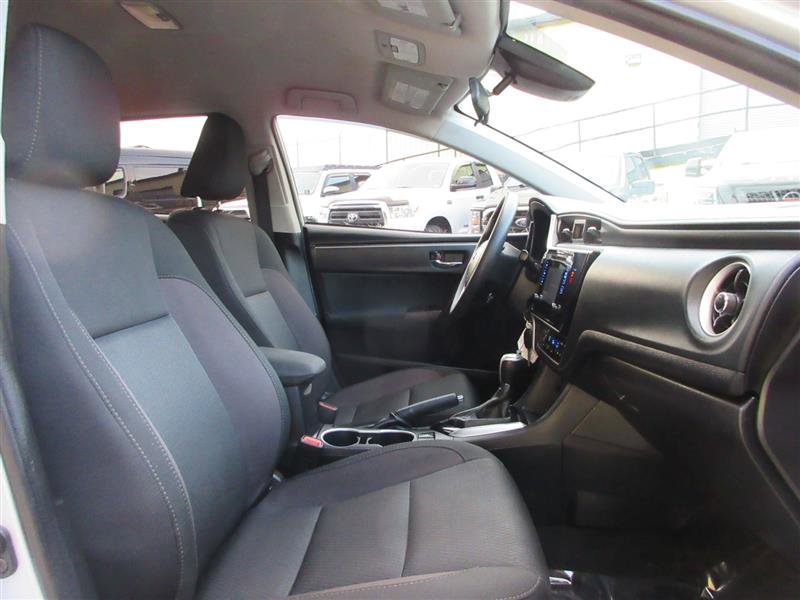 Used 2018 Toyota Corolla LE image 27