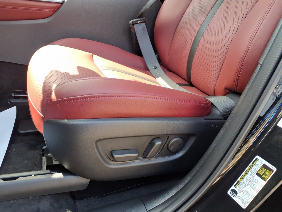 New 2025 MAZDA CX-70 Plug-In Hybrid w/ Premium Plus image 12