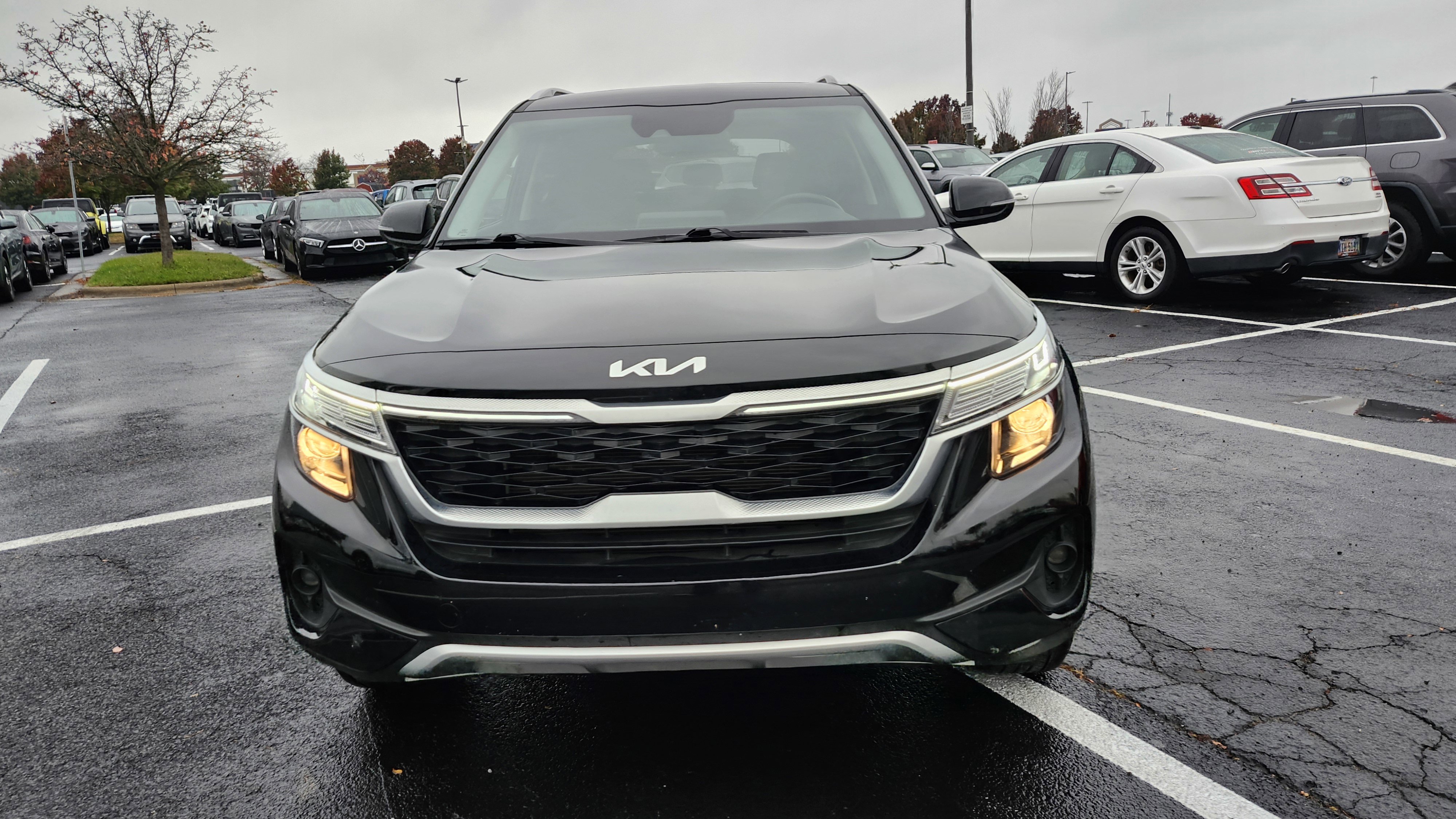 Used 2023 Kia Seltos EX image 3