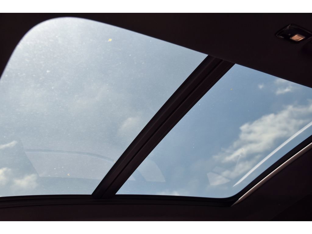 Certified 2025 Volvo XC90 T8 Plus w/ Protection Package Premier image 40