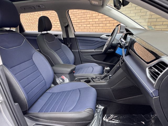 New 2025 Volkswagen Taos SEL image 7