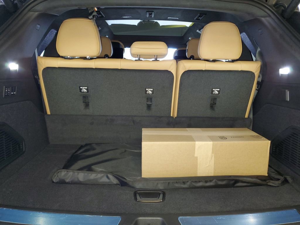 New 2026 Cadillac Escalade IQ Luxury 2 image 7