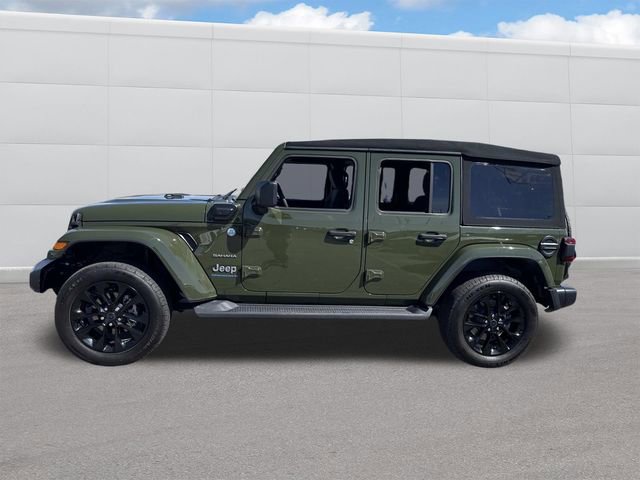 Used 2024 Jeep Wrangler Unlimited Sahara w/ Technology Group AWD/4WD image 2