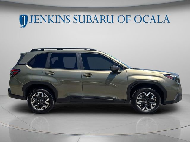 Used 2025 Subaru Forester Premium AWD/4WD image 2