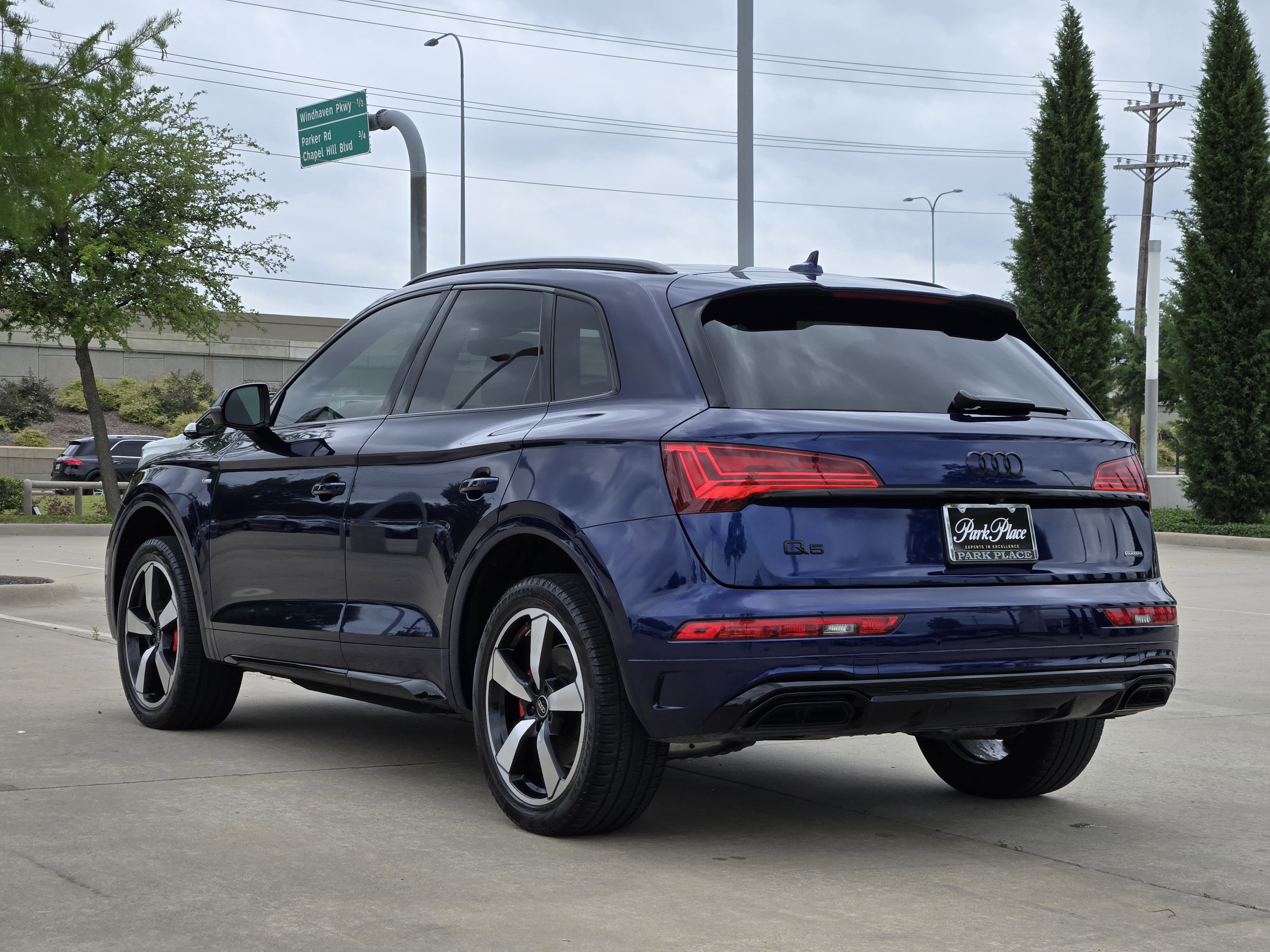 Used 2024 Audi Q5 2.0T Premium Plus w/ Premium Plus Package image 3