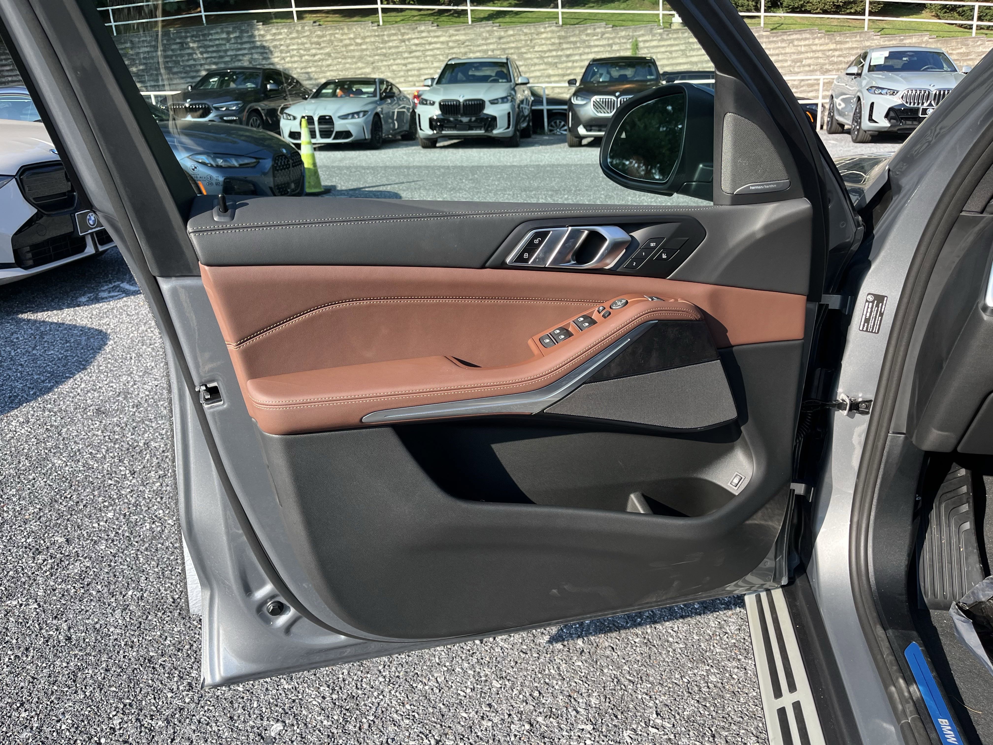 Used 2026 BMW X5 xDrive50e image 10