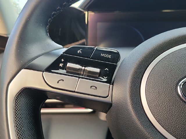 Used 2022 Hyundai Elantra Limited FWD image 20
