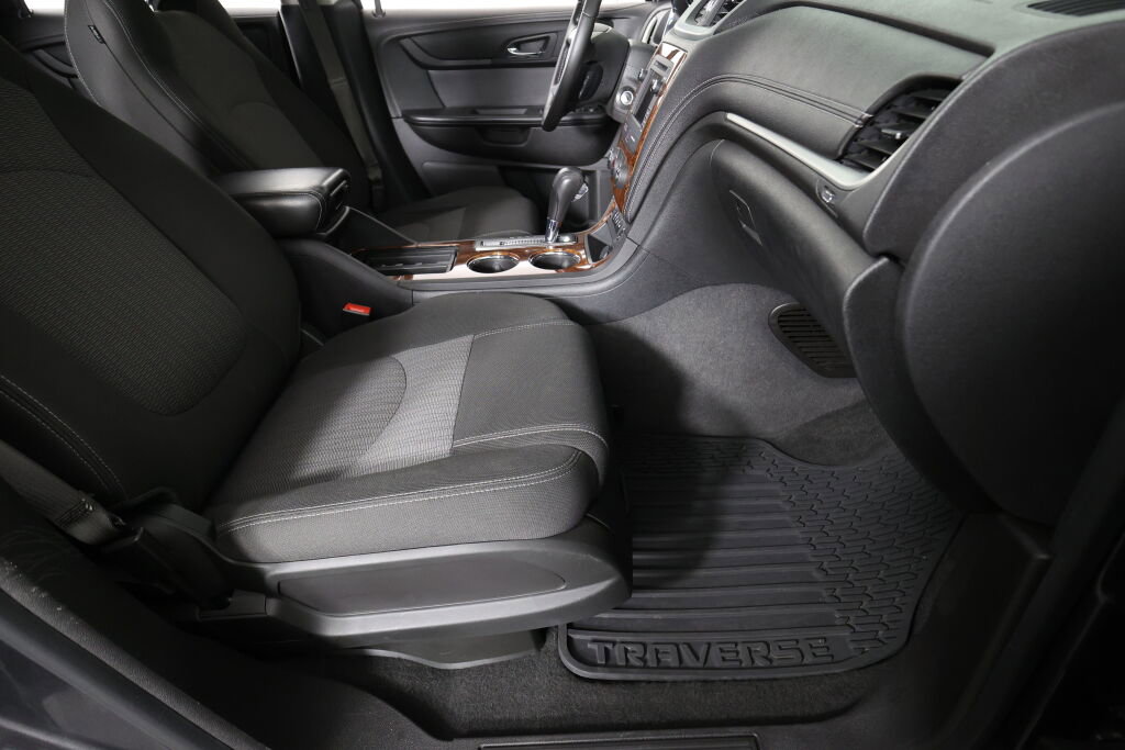 Used 2013 Chevrolet Traverse LT w/ All-Star Edition AWD/4WD image 26