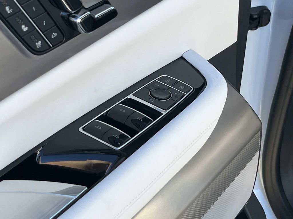 New 2026 Cadillac Vistiq Luxury image 22