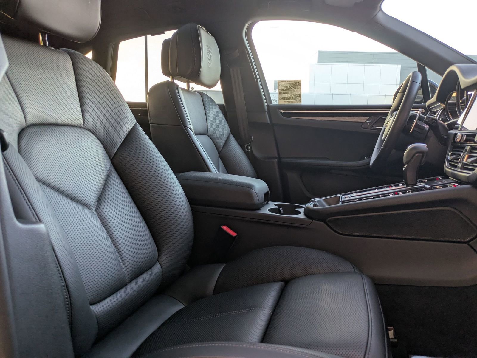 Certified 2026 Porsche Macan image 27