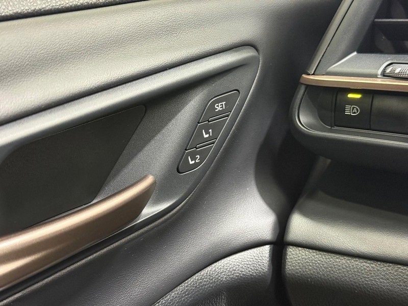 Used 2025 Toyota Crown Platinum image 19