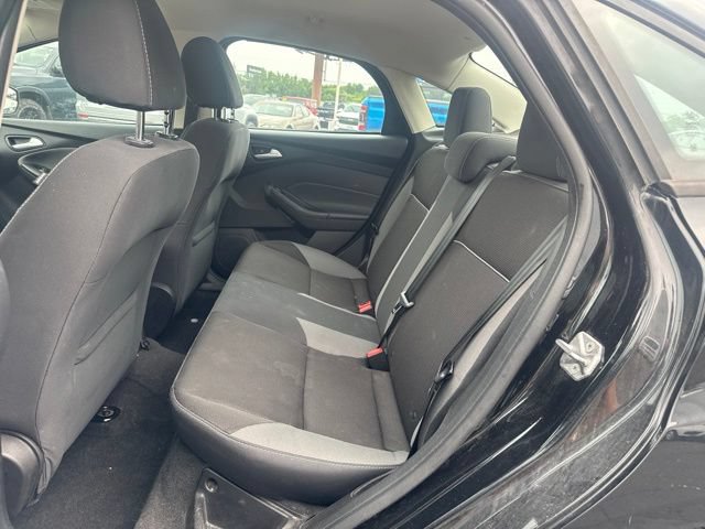 Used 2014 Ford Focus SE w/ SE Winter Package FWD image 13