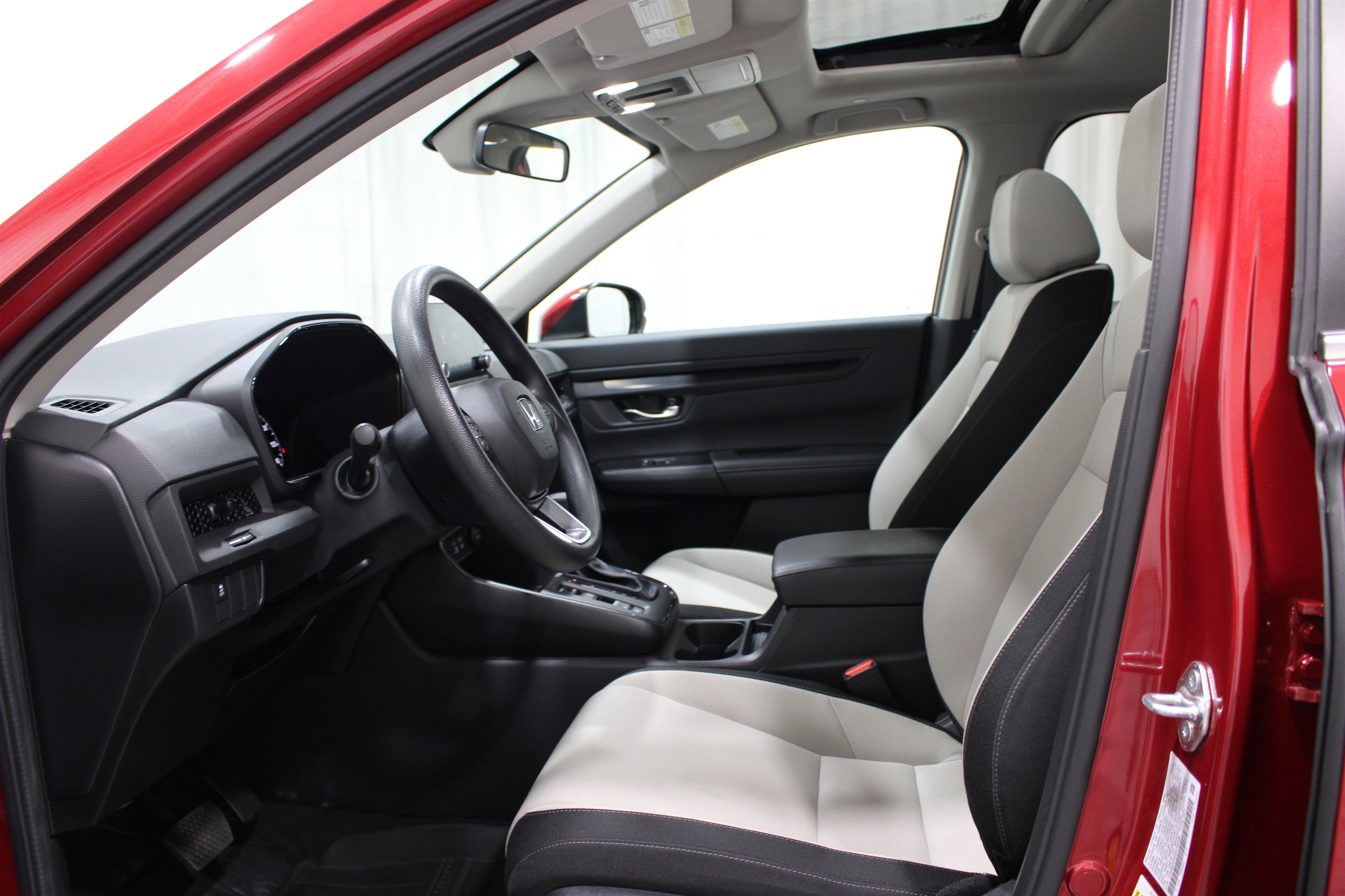 Used 2025 Honda CR-V EX image 3