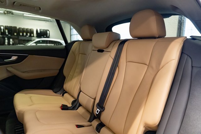 Used 2023 Audi Q8 Premium w/ Convenience Package image 25