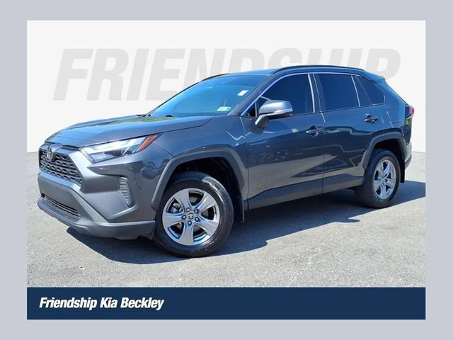 Used 2025 Toyota RAV4 XLE FWD image 1