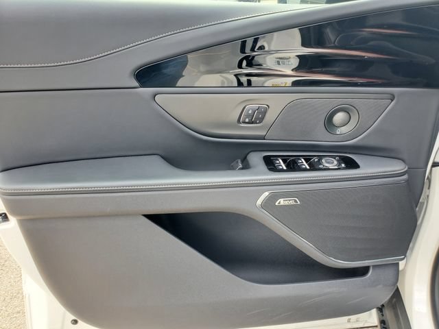 Used 2024 Lincoln Nautilus Premier w/ Equipment Group 102A AWD/4WD image 9