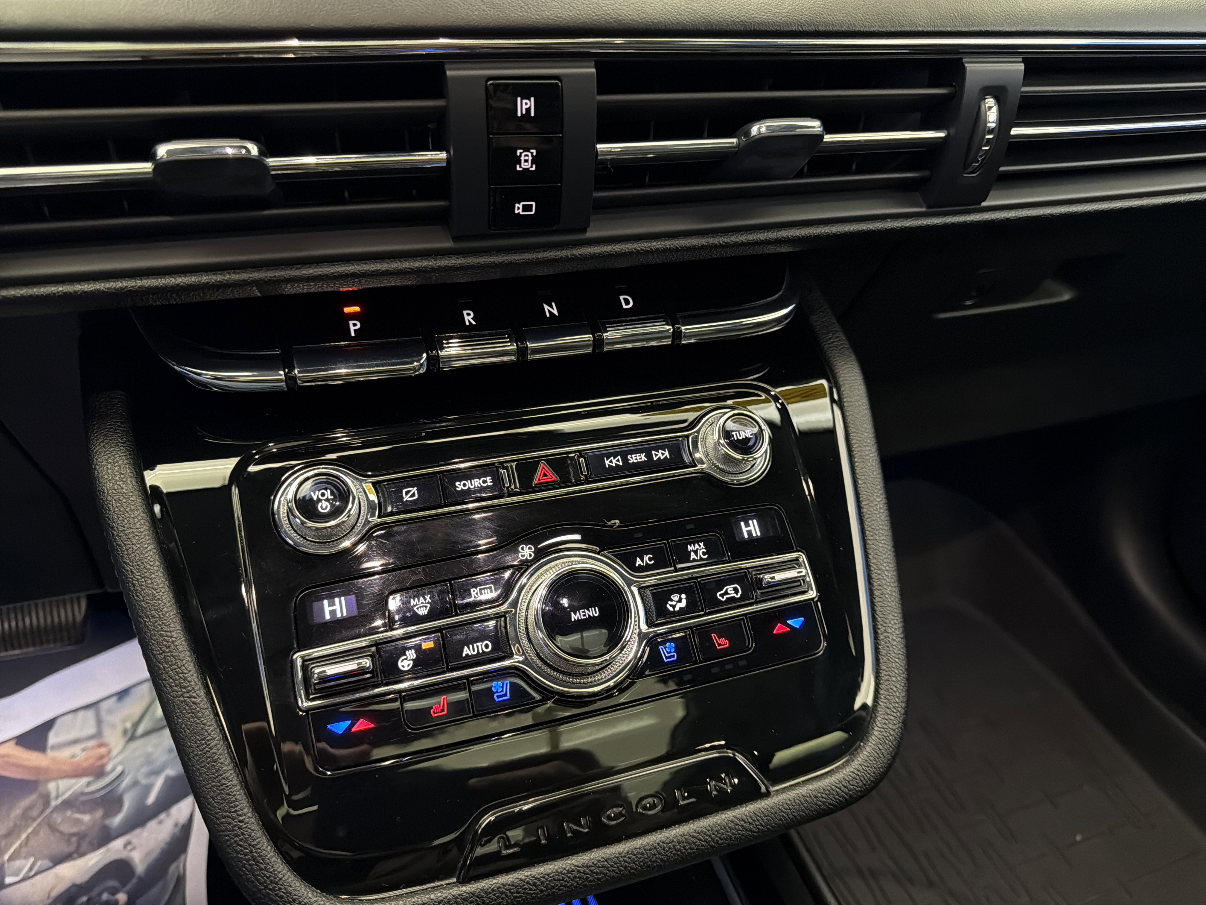 Used 2020 Lincoln Corsair Reserve w/ Equipment Group 201A image 23